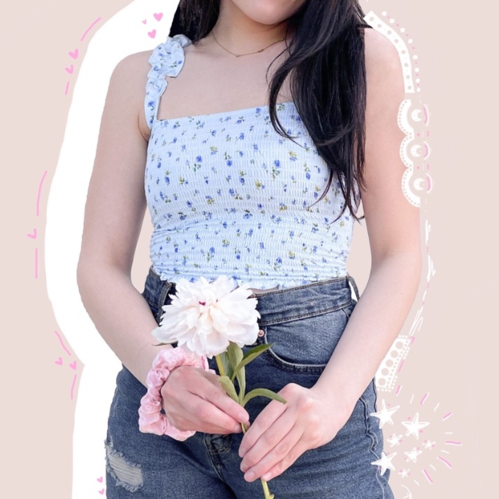Forever 21 Blue Floral Smocked Cropped Tank Top S